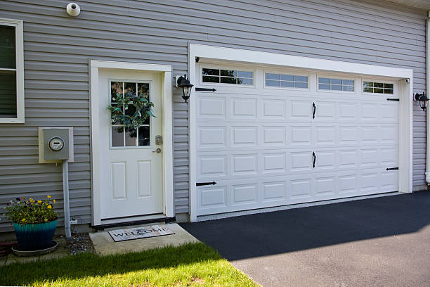 24/7 Emergency Garage Door Panel Replacement experts in Social Circle, GA